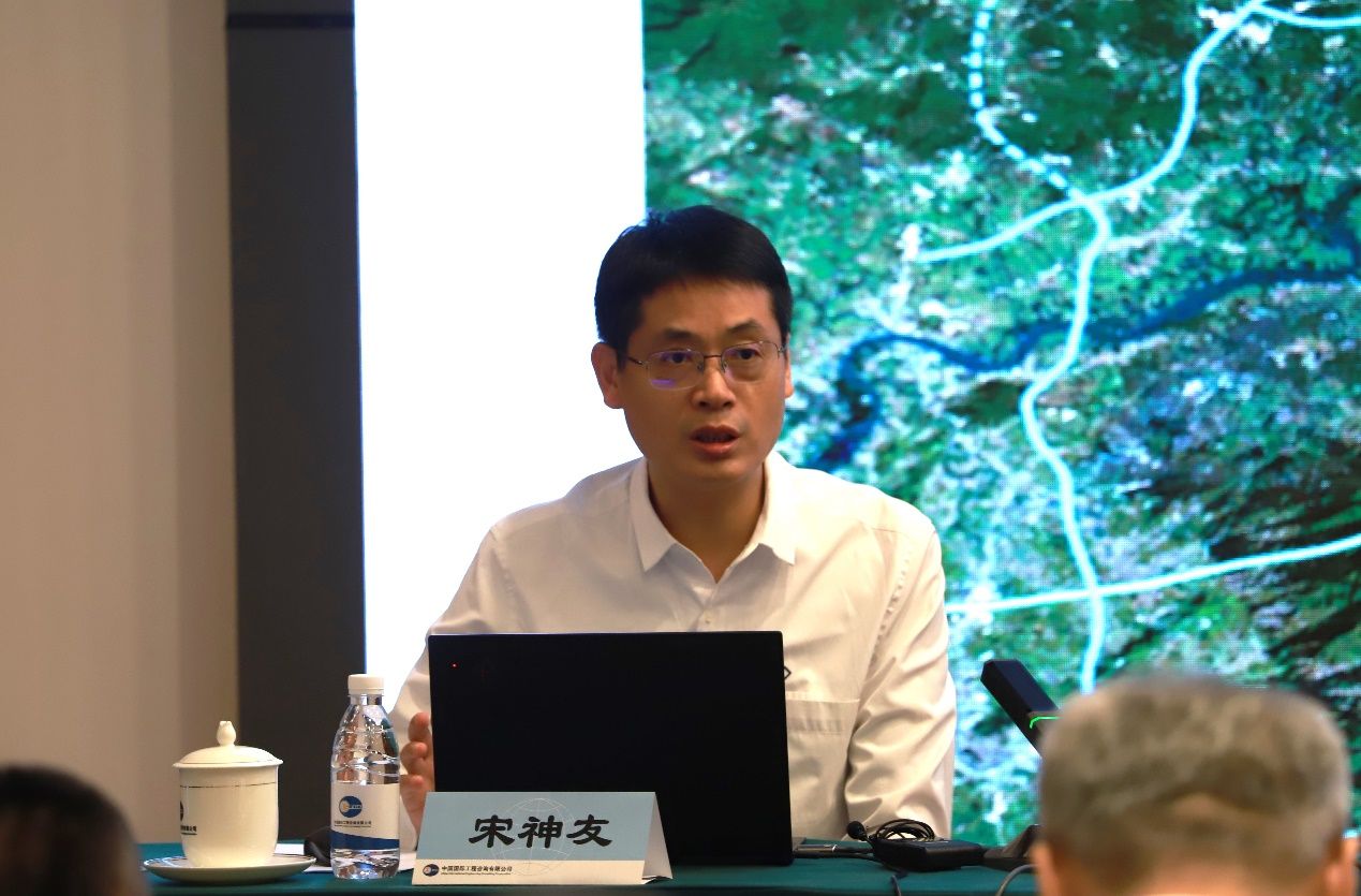 廣東省公路建設(shè)有限公司副總經(jīng)理，原深中通道管理中心主任、總工程師宋神友作專題講座